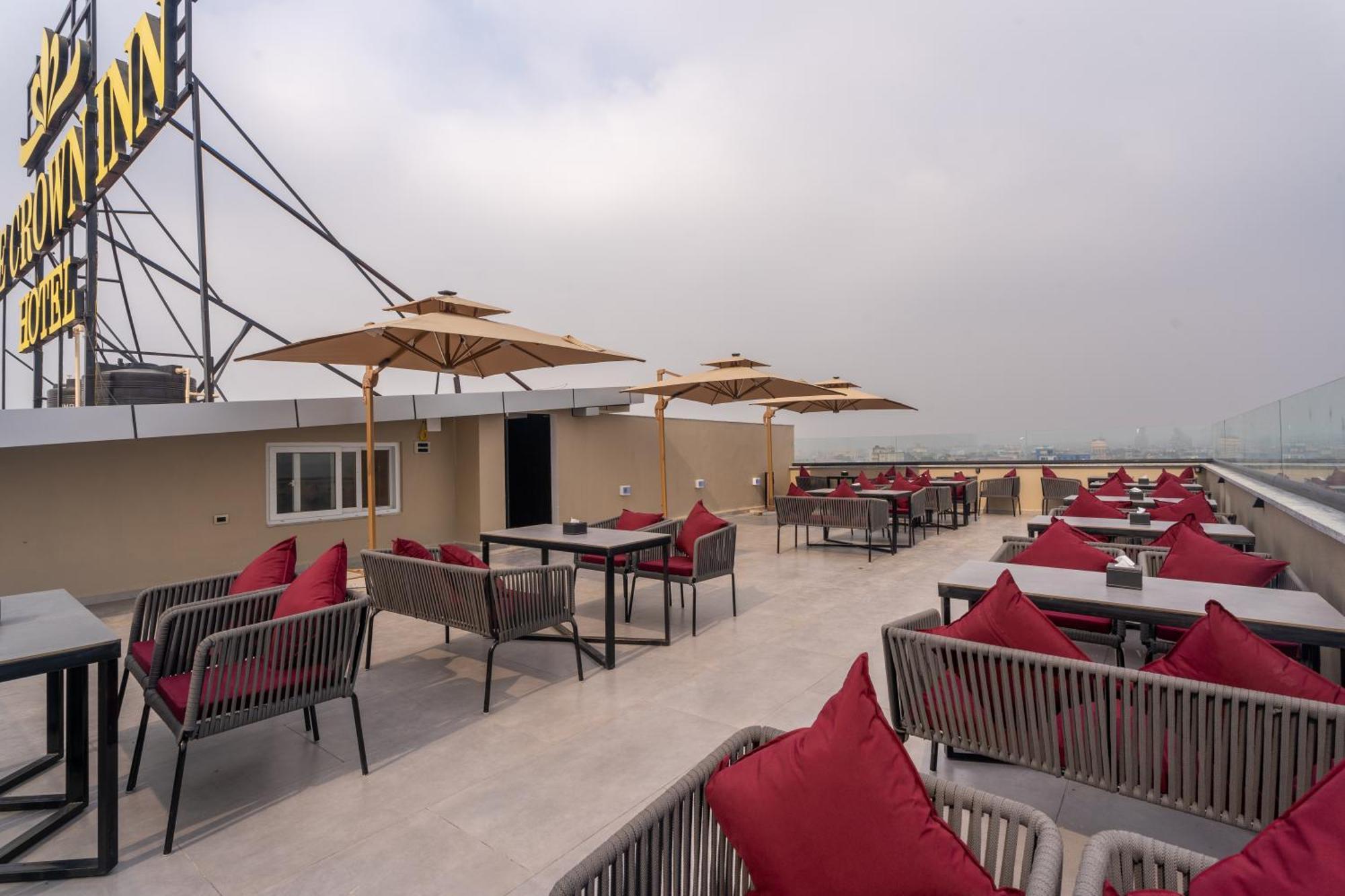 De Crown Inn Jogikuti Dış mekan fotoğraf