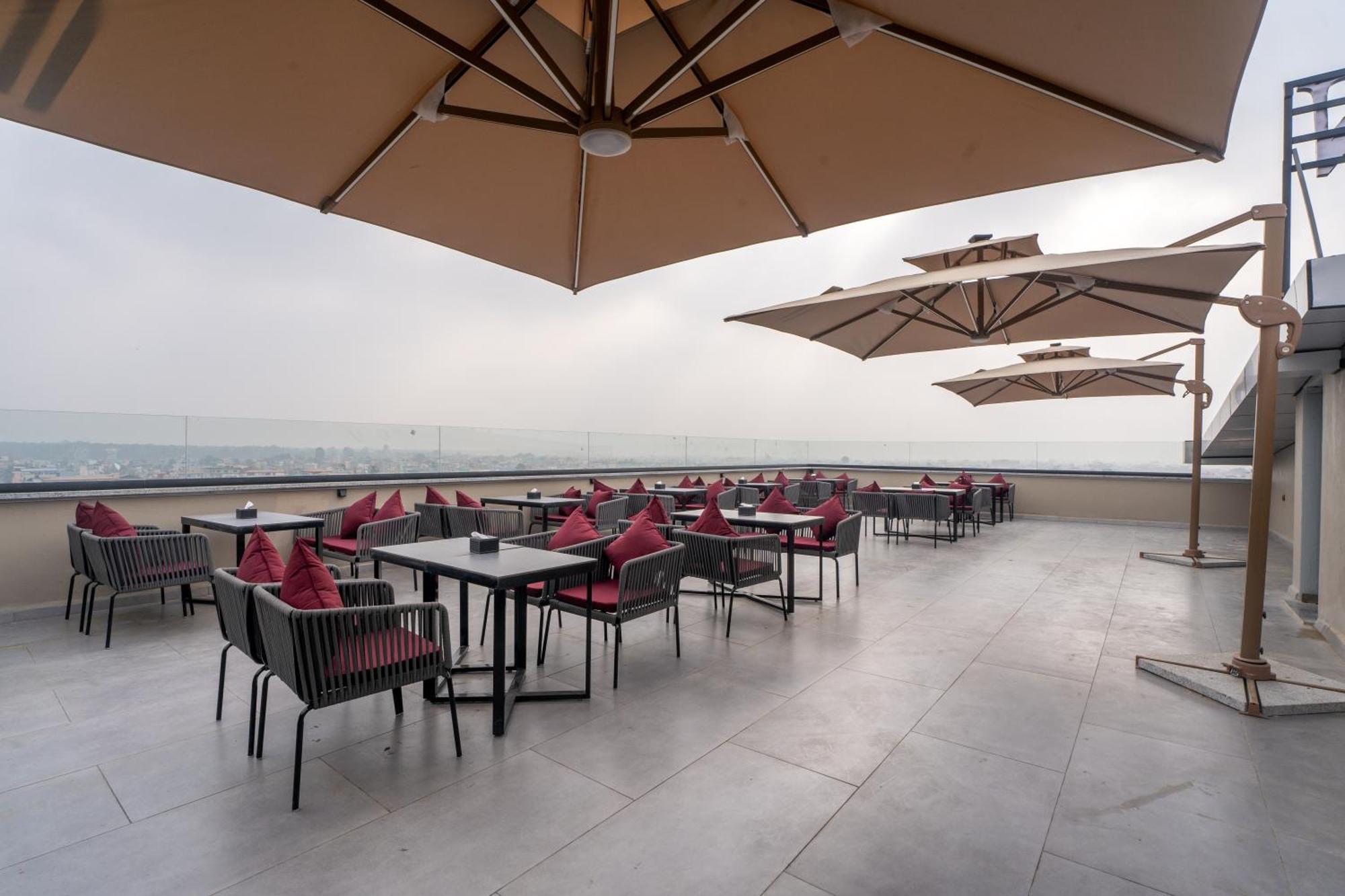 De Crown Inn Jogikuti Dış mekan fotoğraf