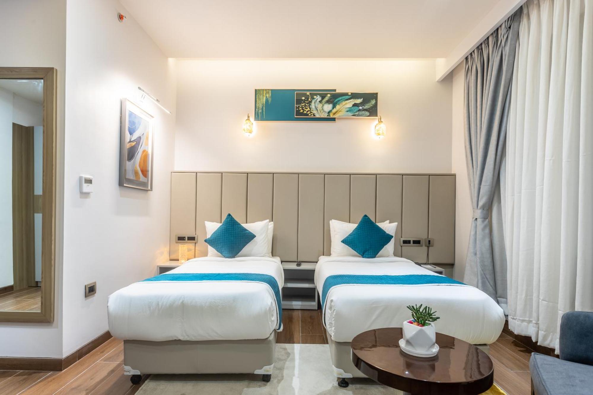 De Crown Inn Jogikuti Dış mekan fotoğraf
